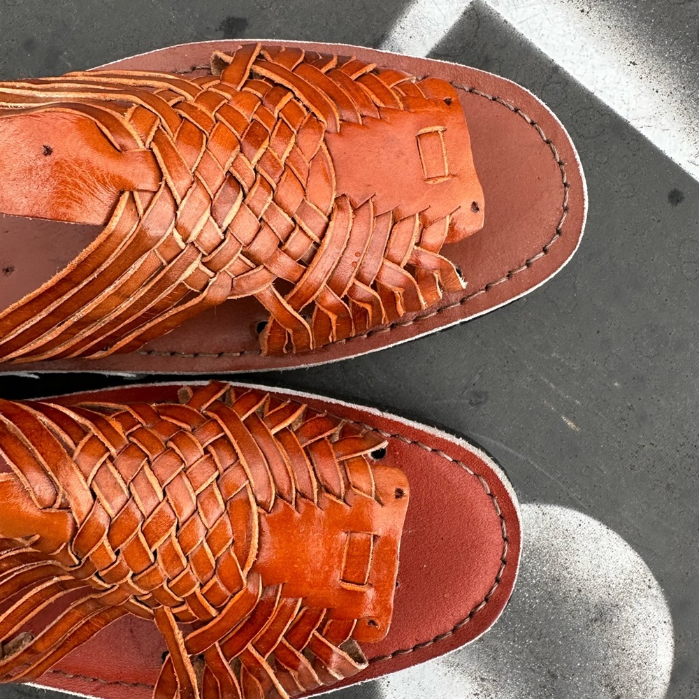 hand made men’s leather “huaraches” sandals with tire sole.